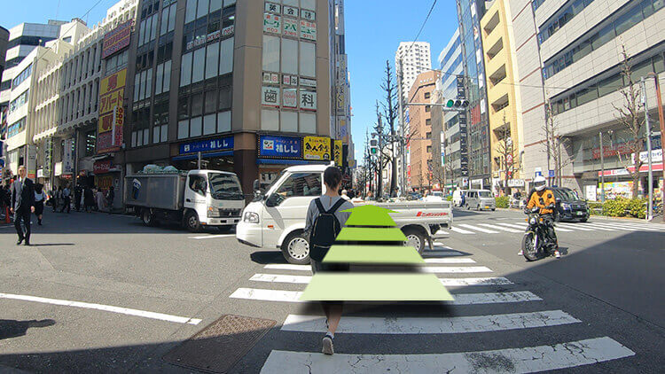 プリート新宿店への道順5:五叉路を直進